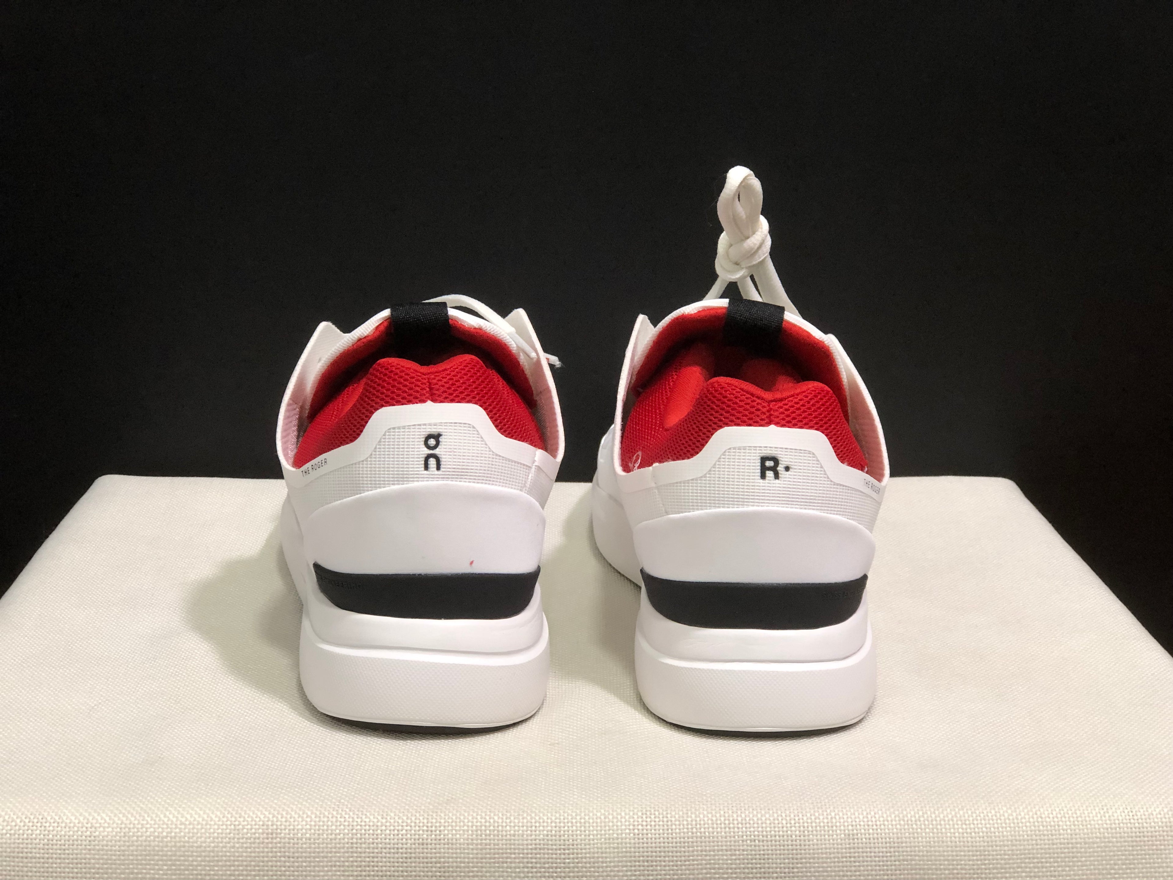 On Running The Roger Spin Breathable Mesh Sneakers White/Red