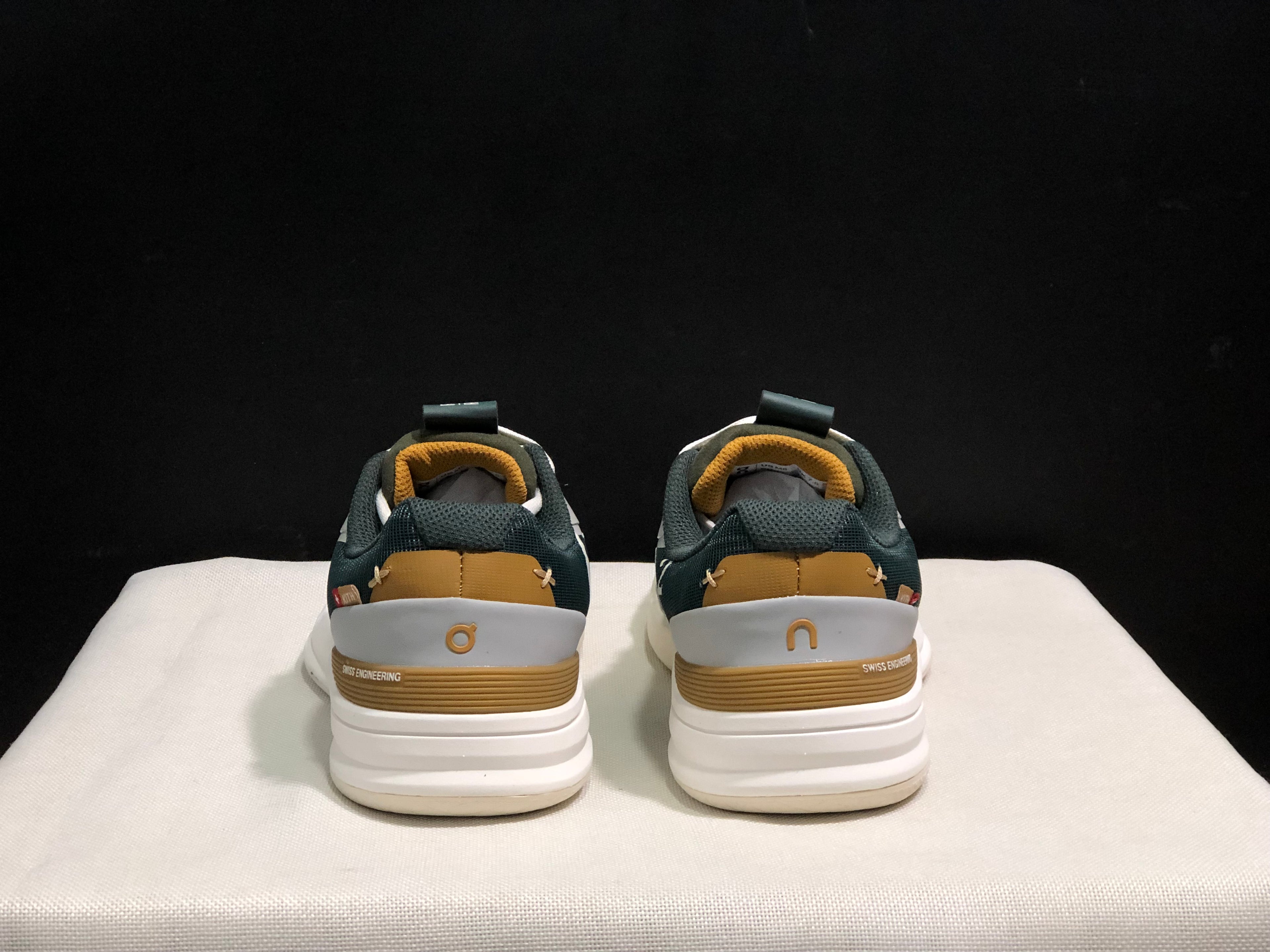 On Running The Roger Rro Durable And Breathable Tennis Shoes Beige/Ink Green