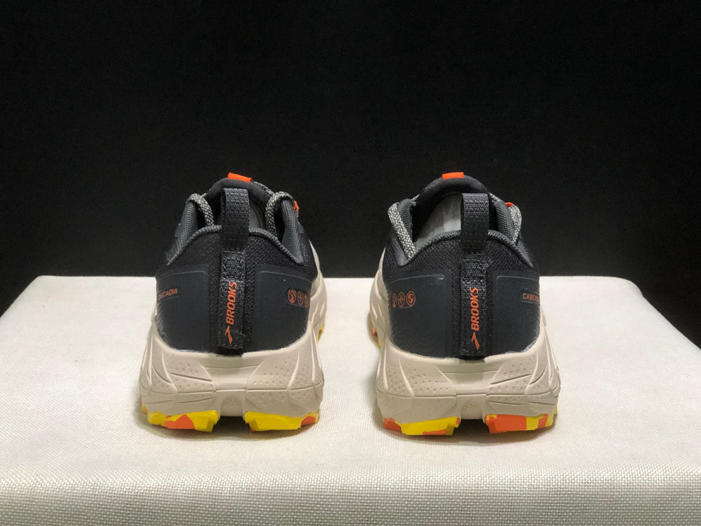 Brooks Cascadia 17 Trail Running Shoes Chateau Grey/Forged Iron