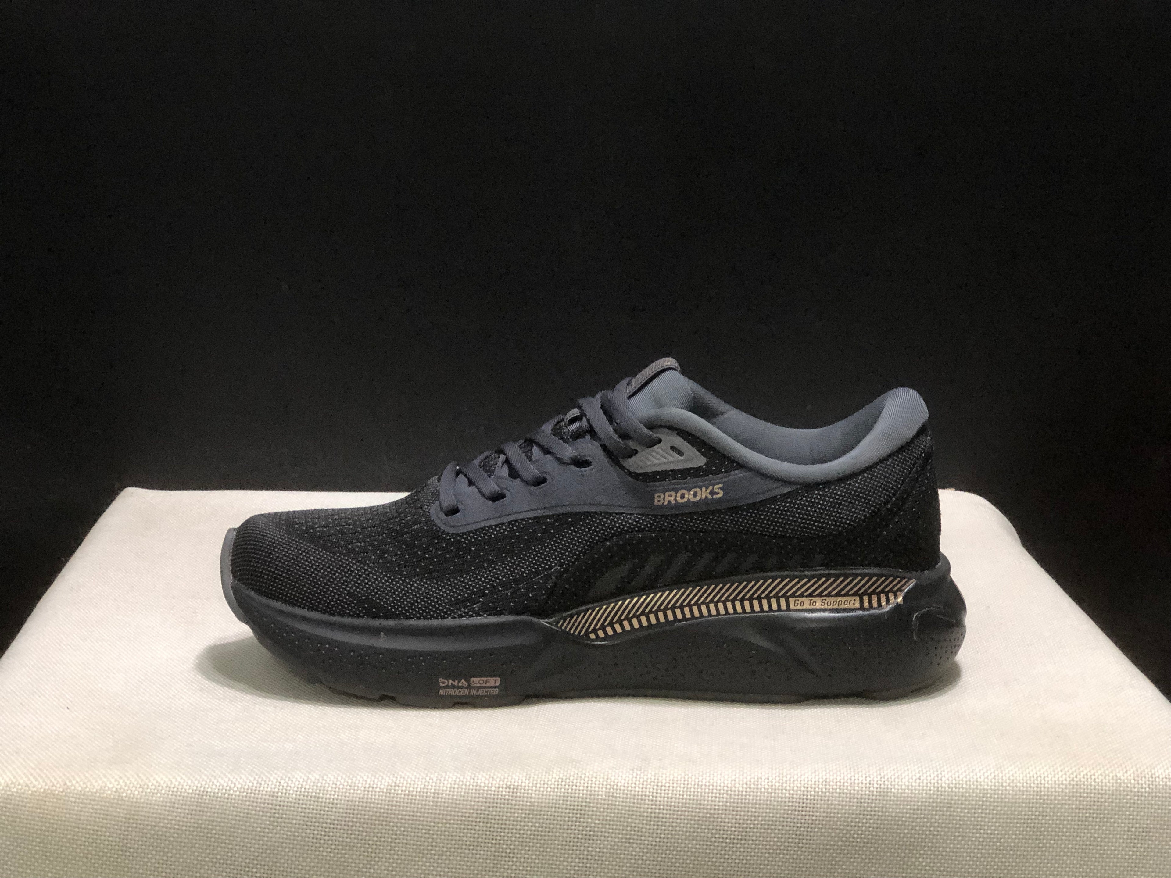 Brooks Adrenaline GTS 24 Casual Running Shoes Black/Gold