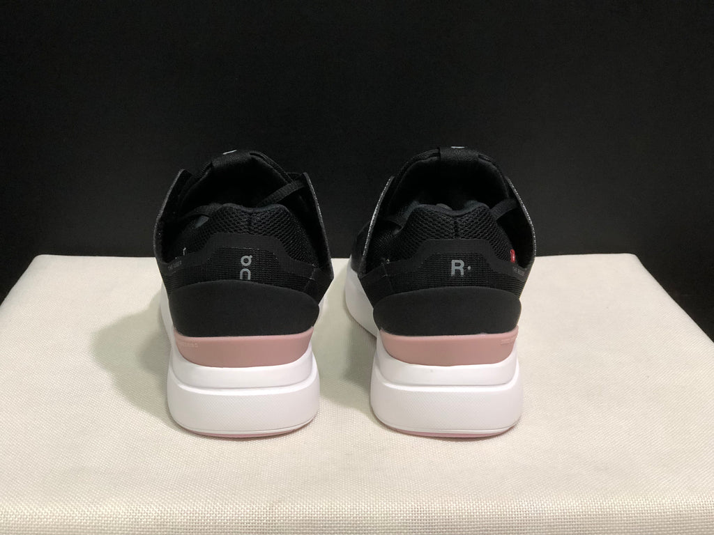 On Running The Roger Spin Breathable Mesh Sneakers Black/Pink Sole