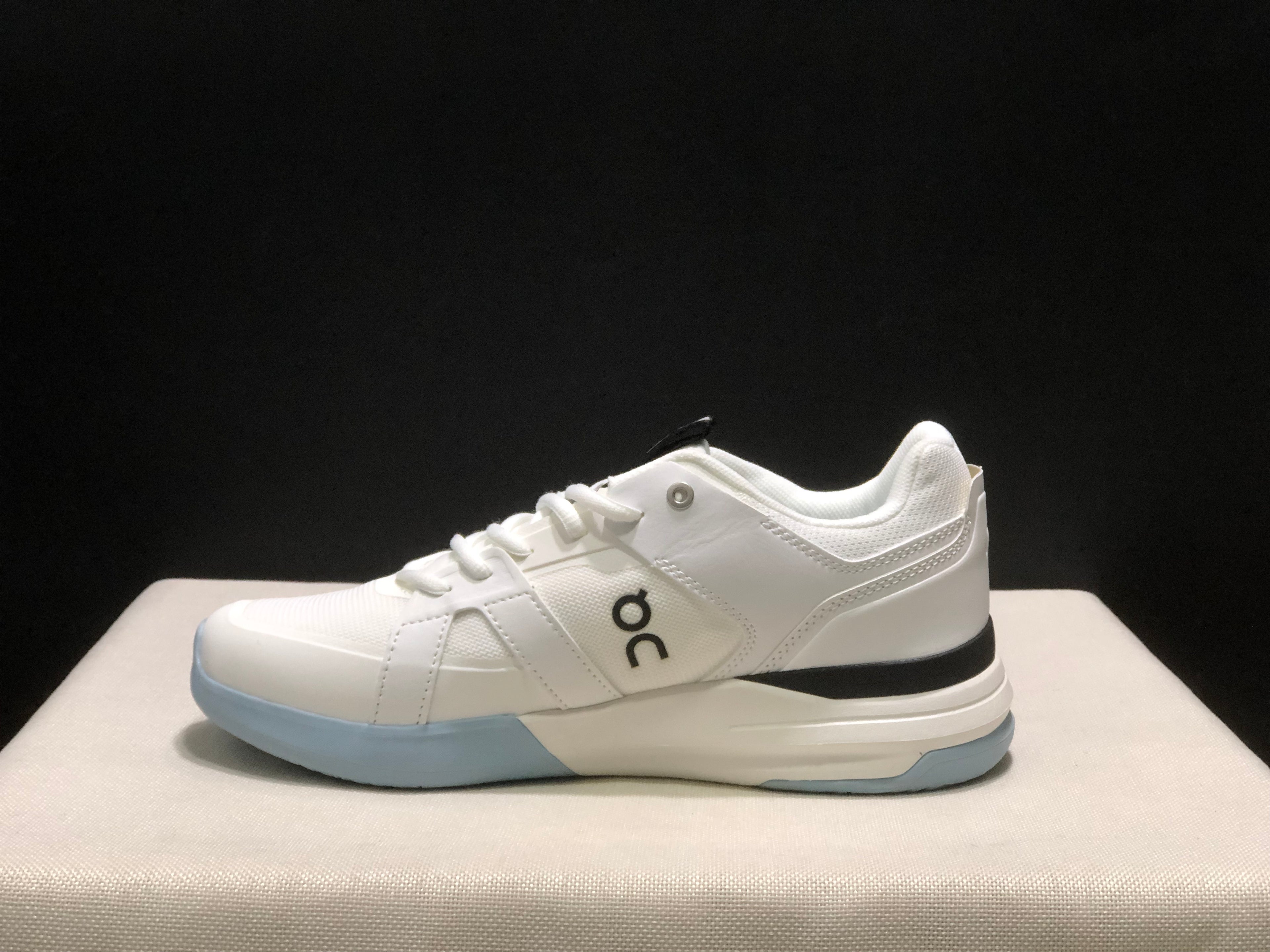 On Running The Roger Clubhouse Pro White Anti-Slip Sports Shoes