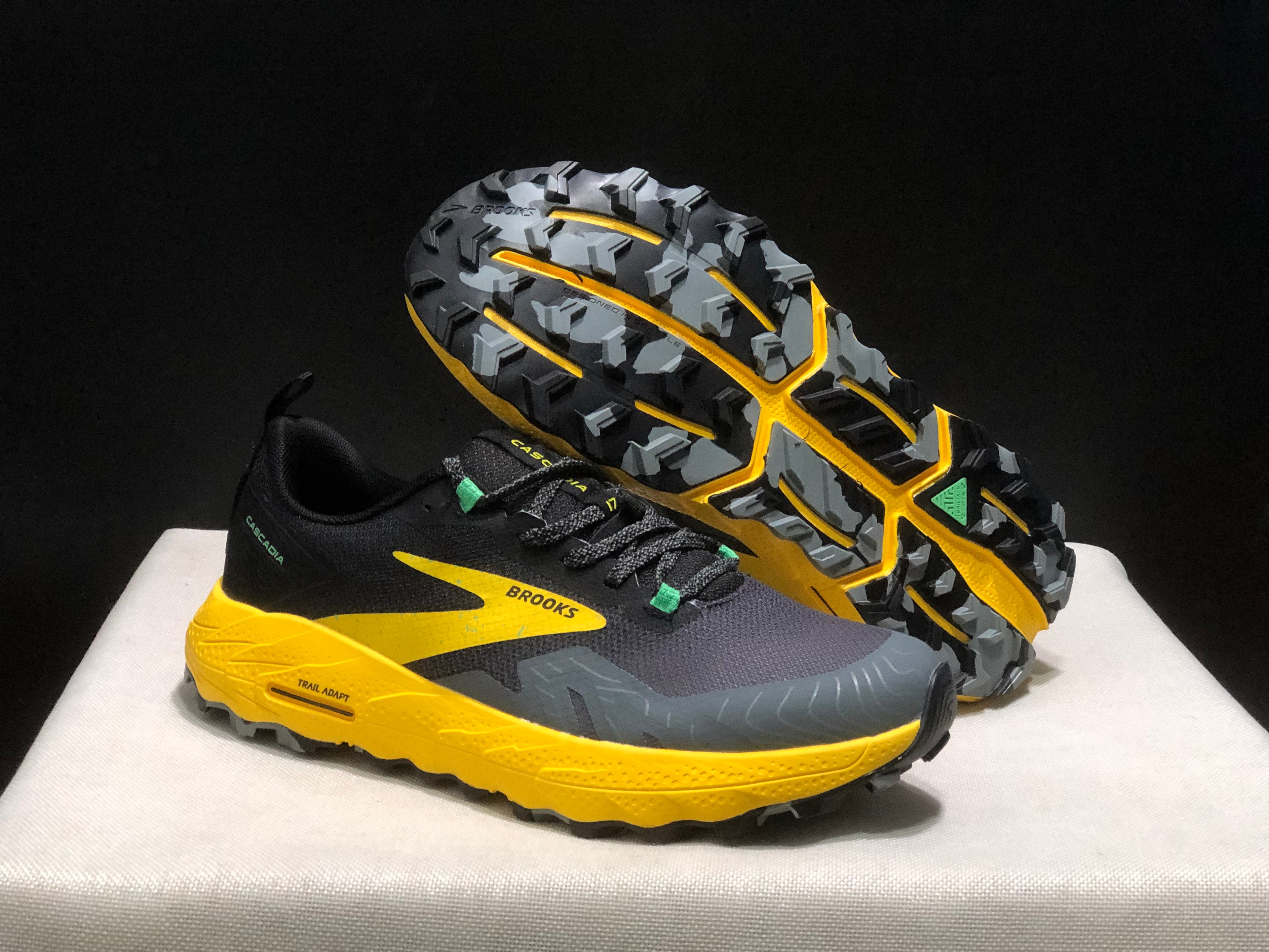 Brooks Cascadia 17 Trail Running Shoes Charcool Grey Yellow