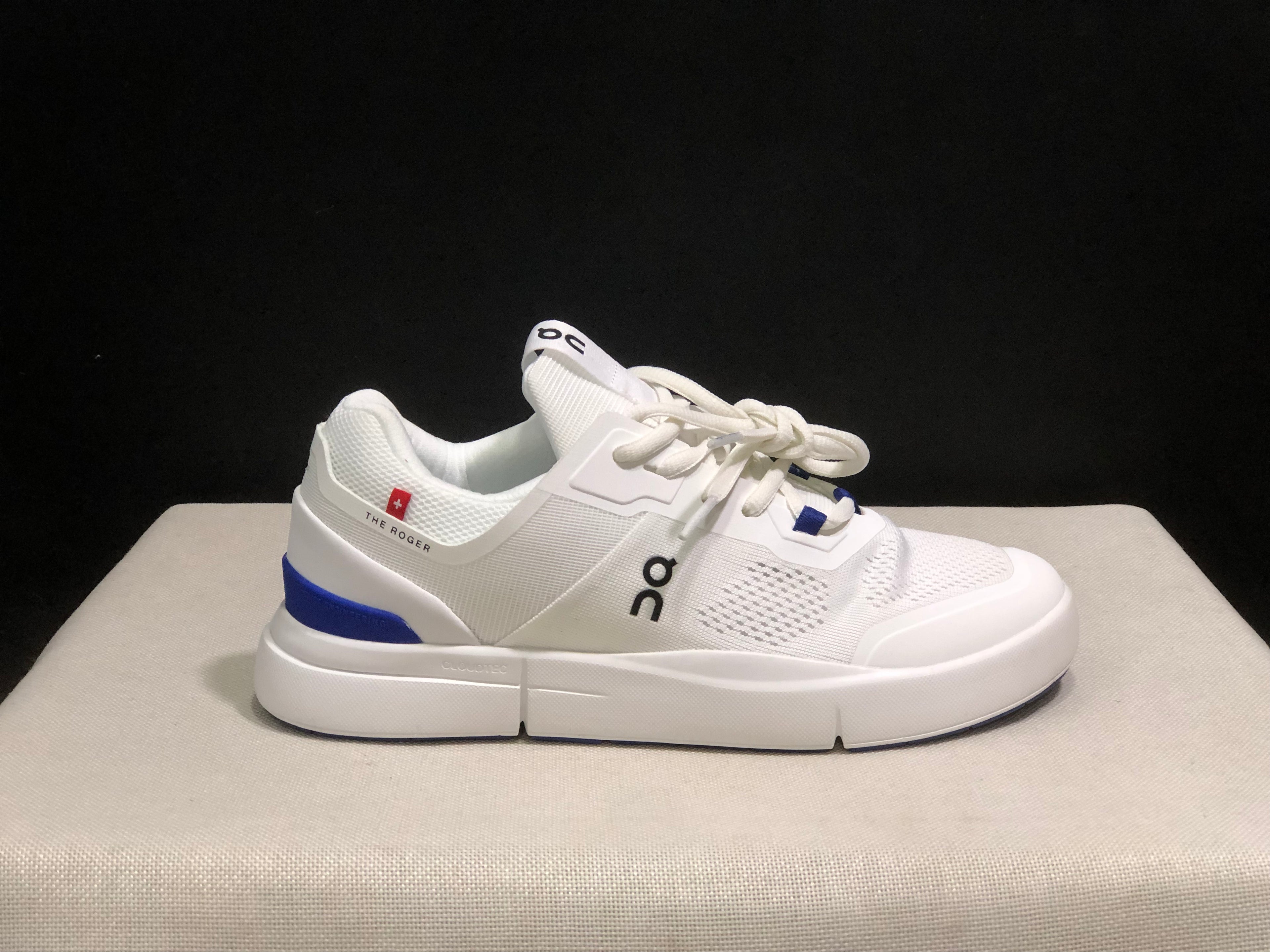 On Running The Roger Spin Breathable Mesh Sneakers White/Indigo