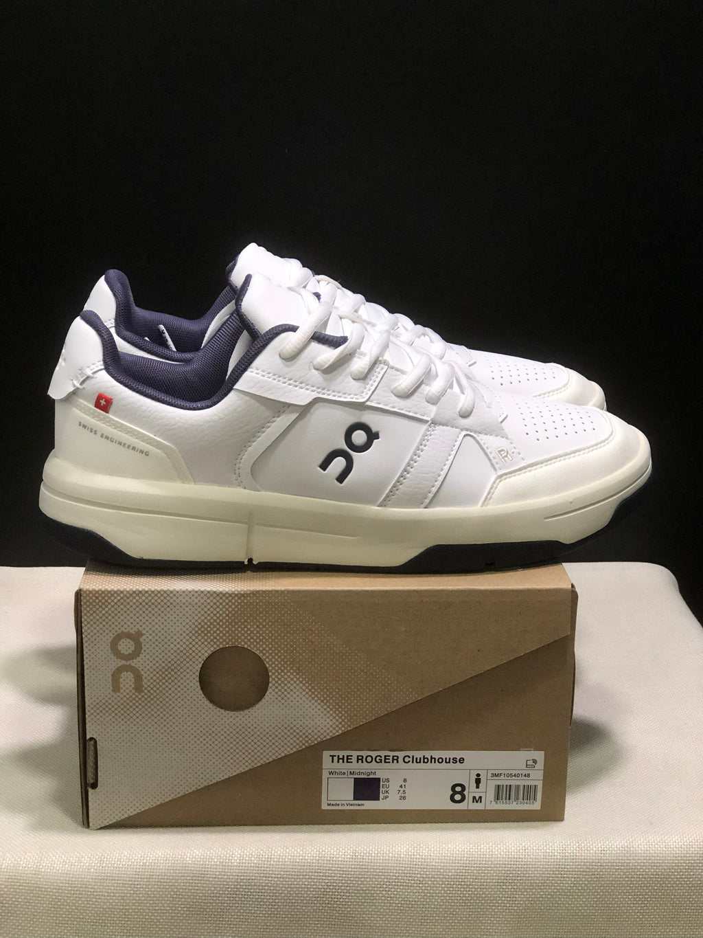 On Running The Roger Clubhouse Casual Sneakers White/Midnight