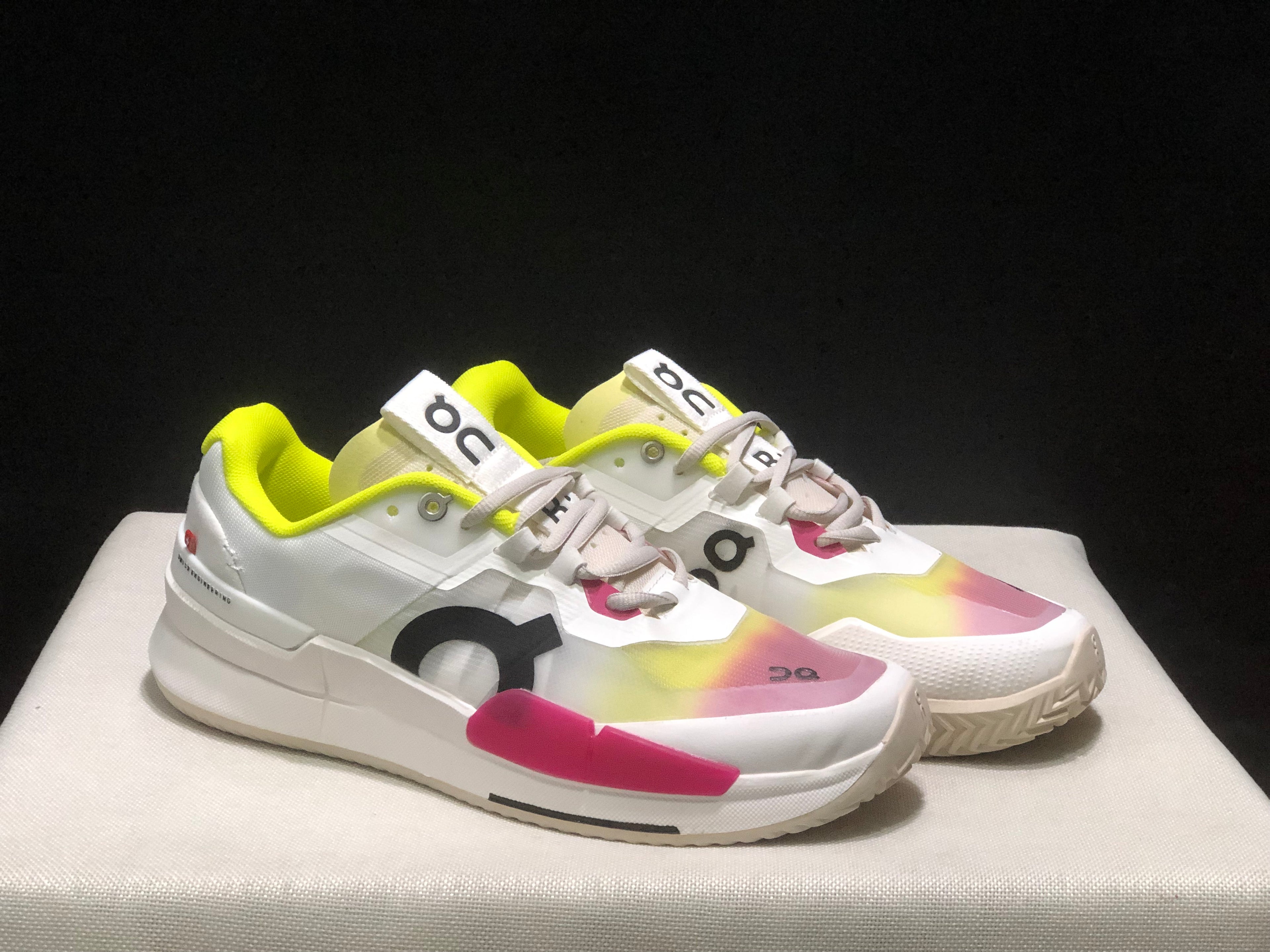 On Running The Roger Pro 2 Breathable Mesh Training Running Shoes White/Lemon Yellow/Rose Red