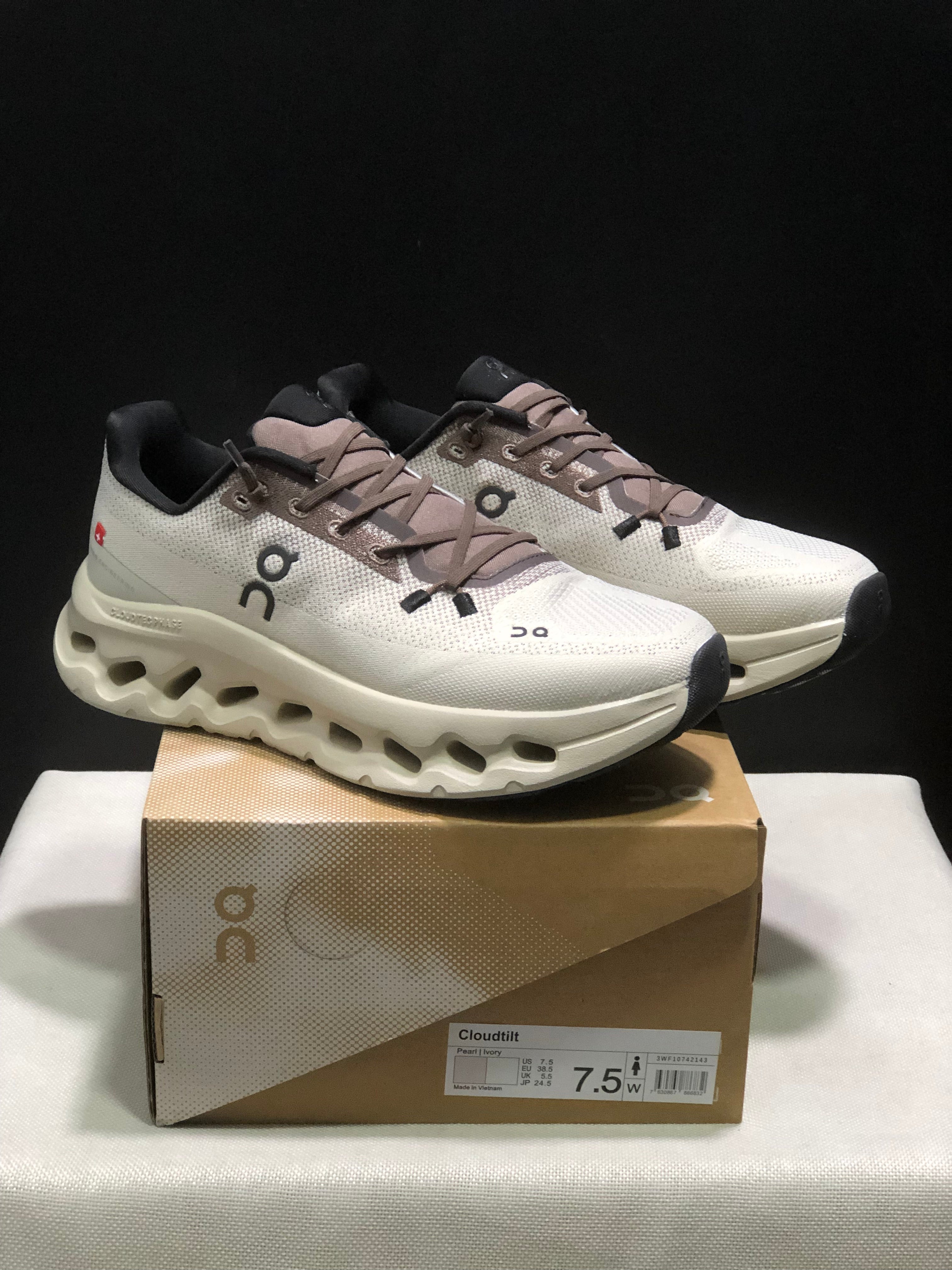 On Running Cloudtilt Durable Casual Life Shoes Ivory/Light Brown