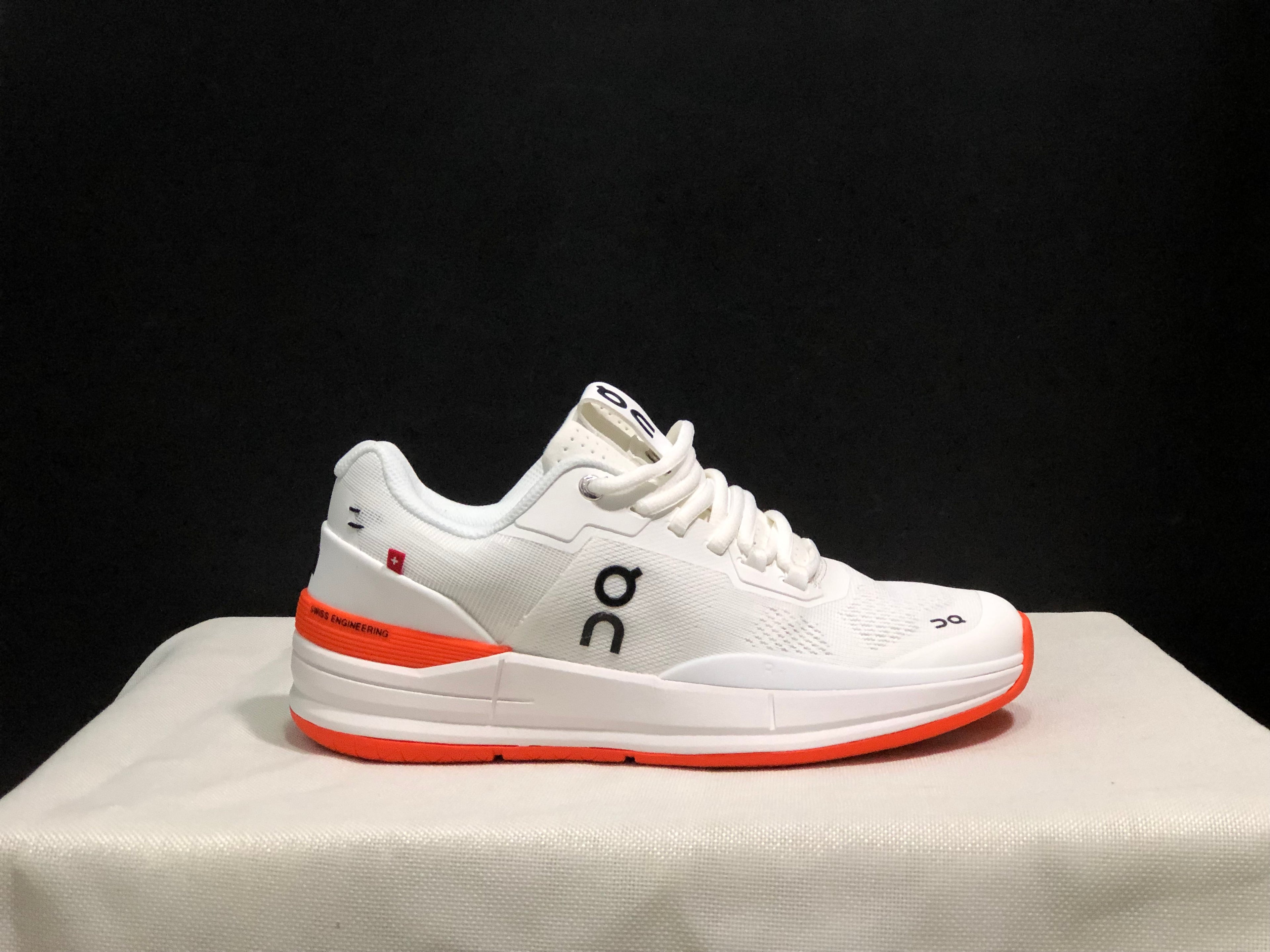On Running The Roger Rro Durable And Breathable Tennis Shoes White/Flame