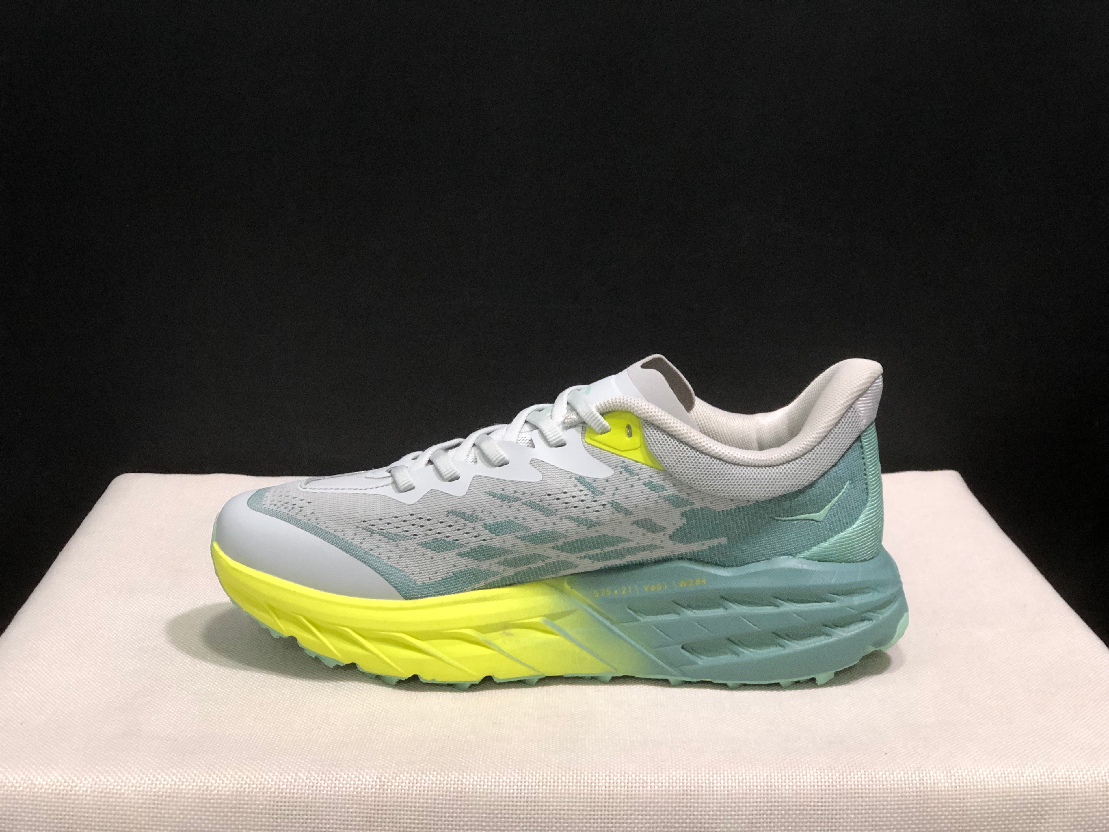 Hoka One One Speedgoat 5 Trail Running Shoes Sneakers Silver