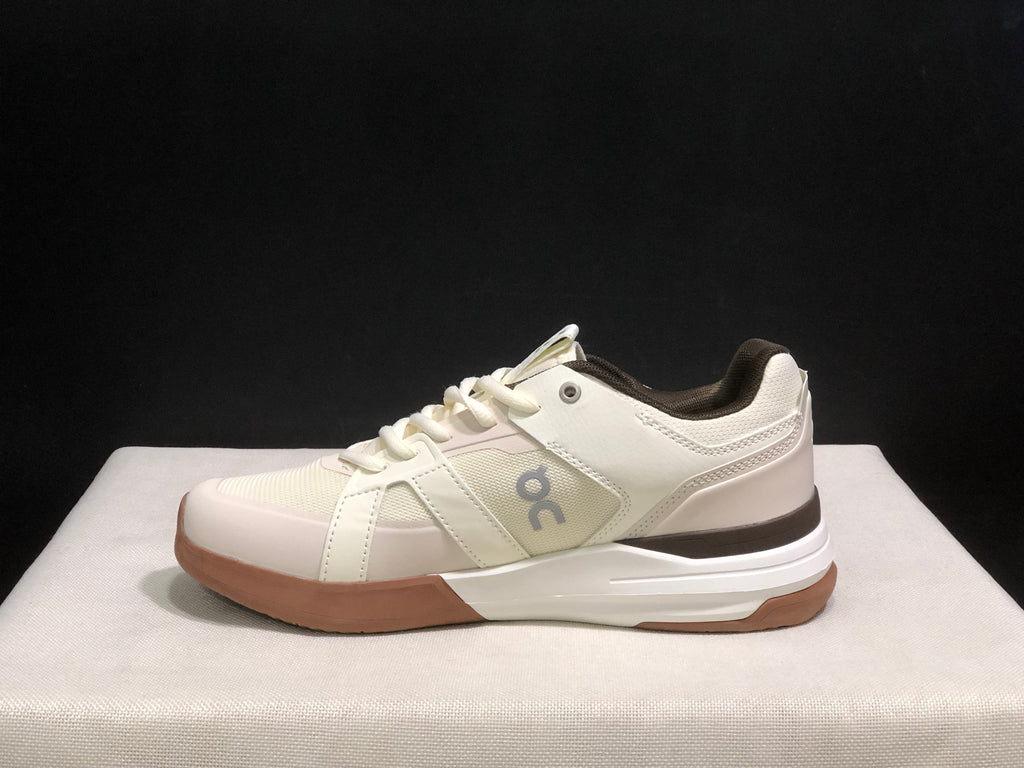 On Running The Roger Clubhouse Pro Anti-Slip Sports Shoes Ivory/Brown