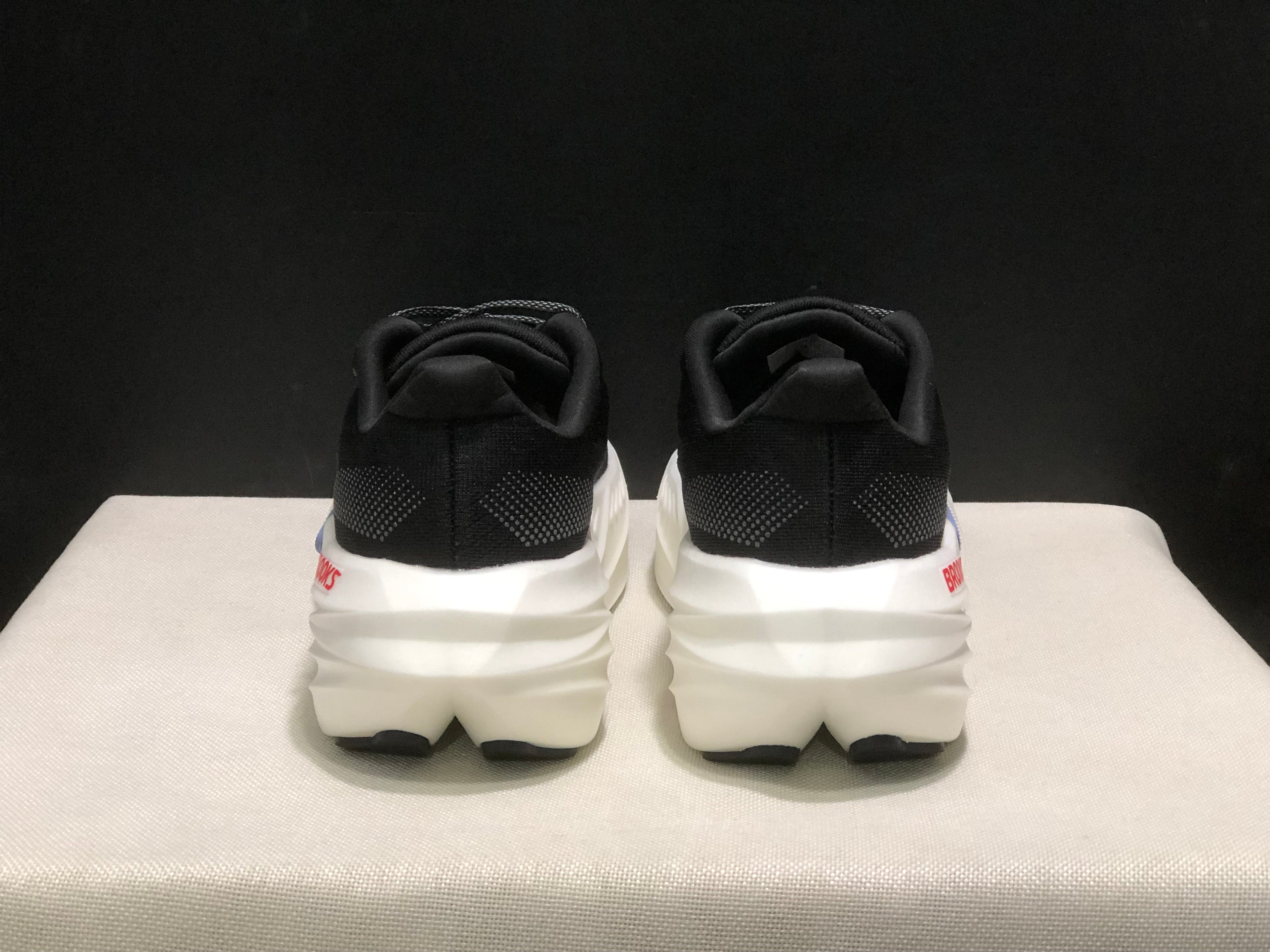 Brooks Glycerin Max Comfortable Low-top Running Shoes Black/White