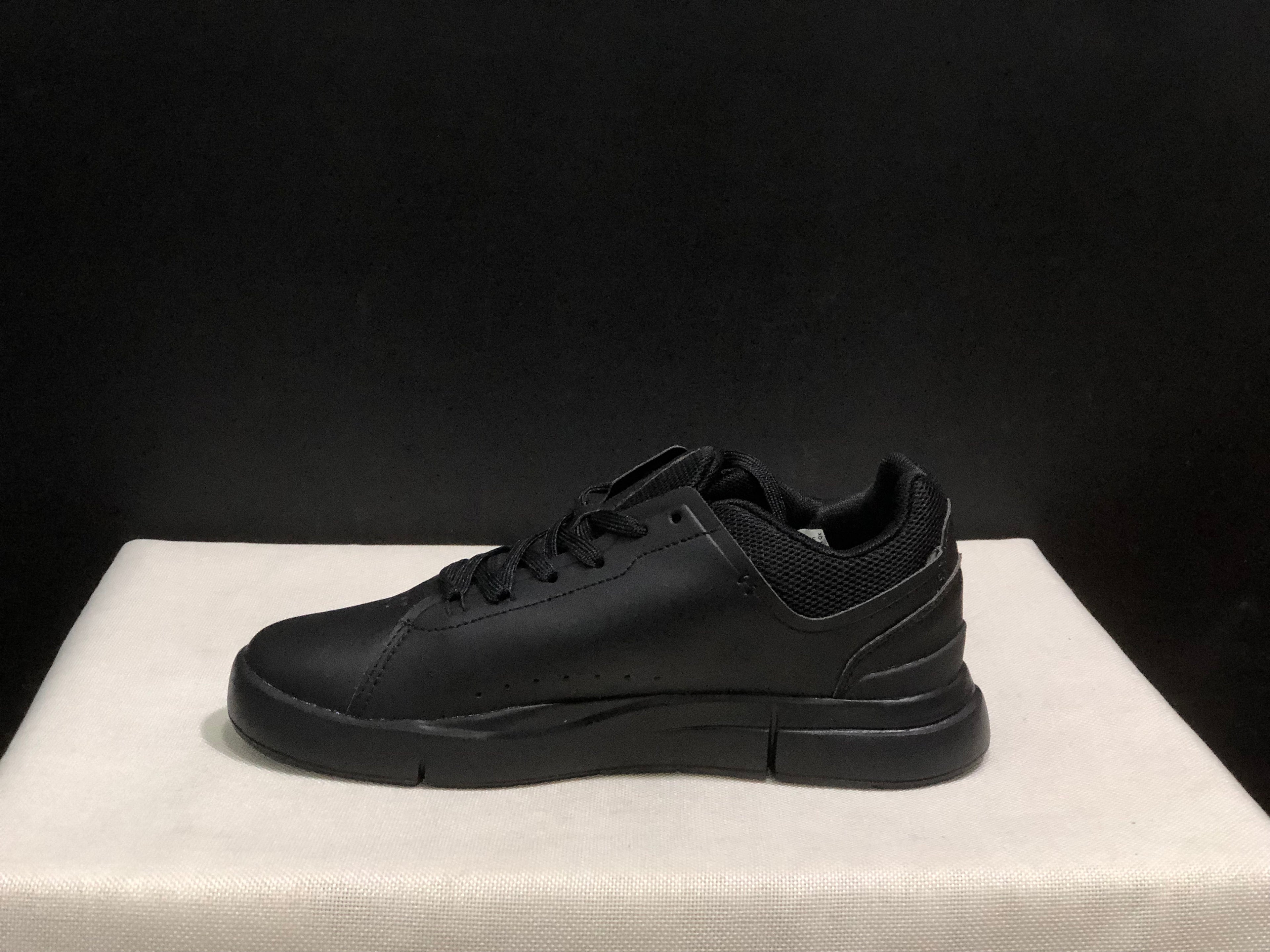 On Running The Roger Spin Board Shoes All Black